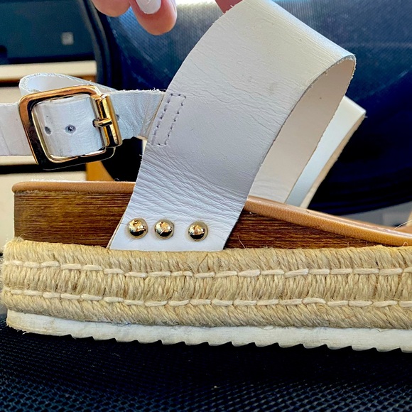 Women’s steve madden platform sandals - Picture 2 of 2